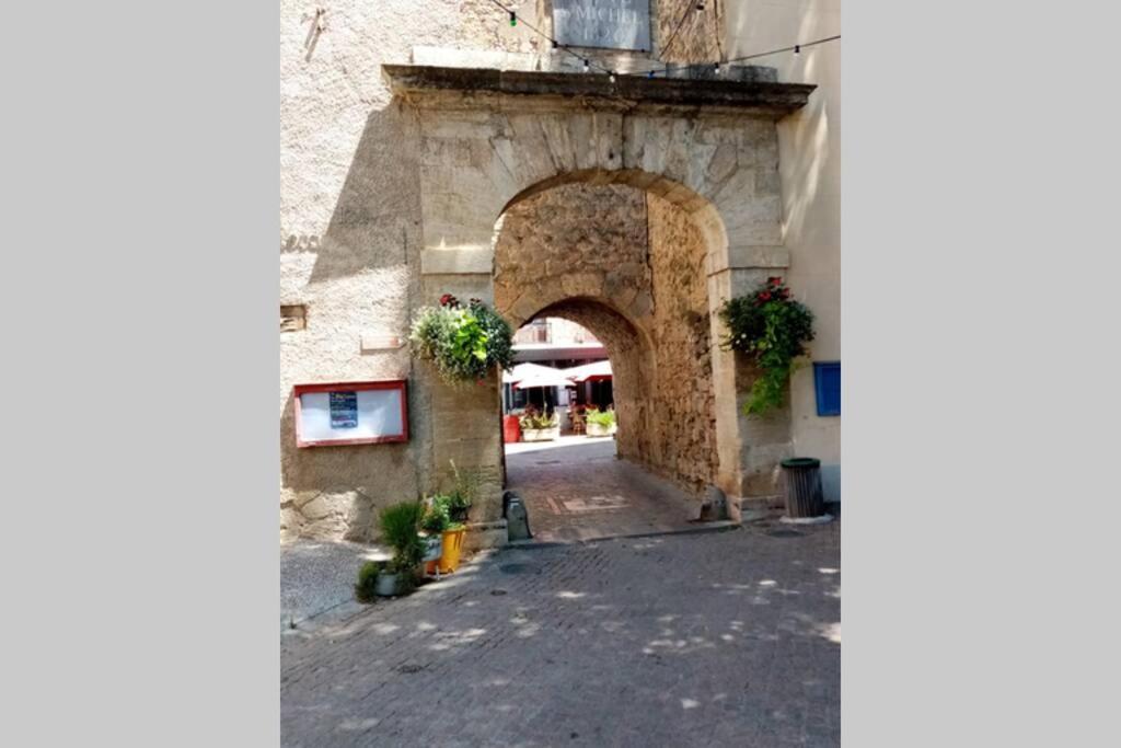 Character Filled House Overlooking The River Cesse ビズ・ミネルヴォワ エクステリア 写真